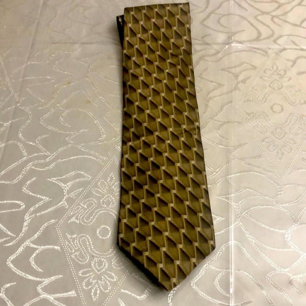 Like new tie